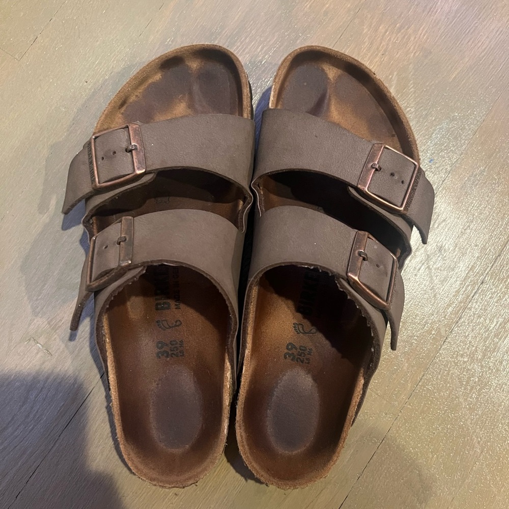 Arizona Birkenstocks Size 39 Color Mocha